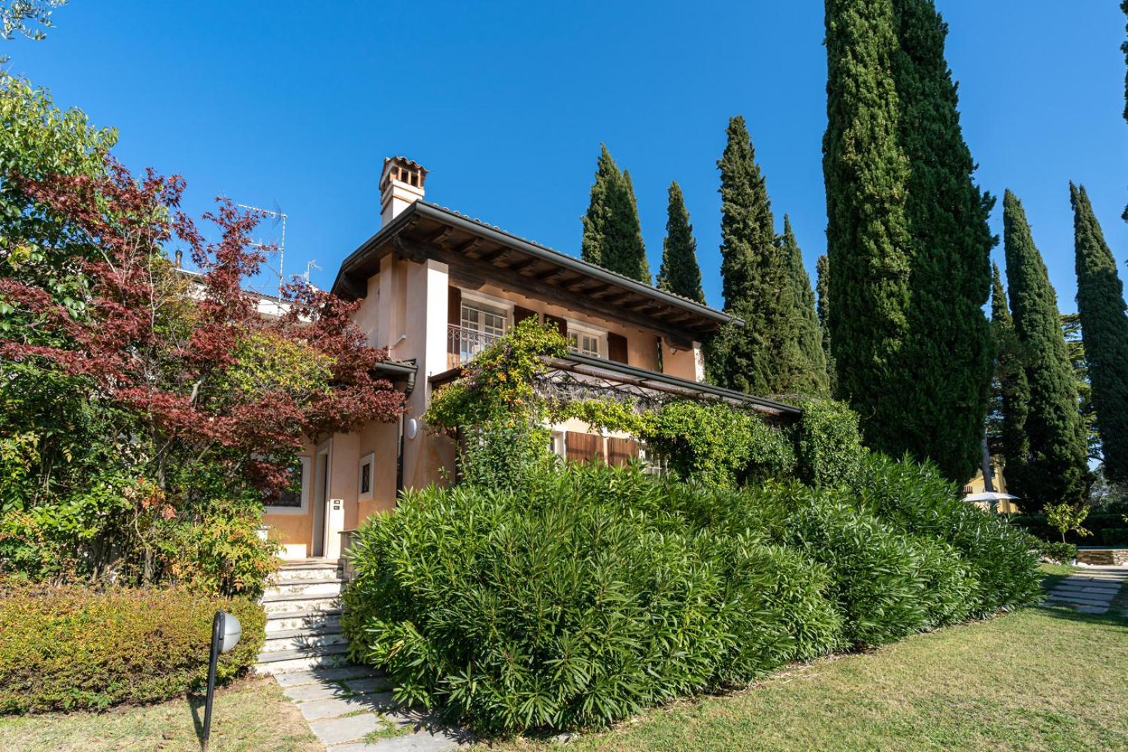 Hotel Desiree - Garda Lake Collection ซีร์มิโอเน ภายนอก รูปภาพ
