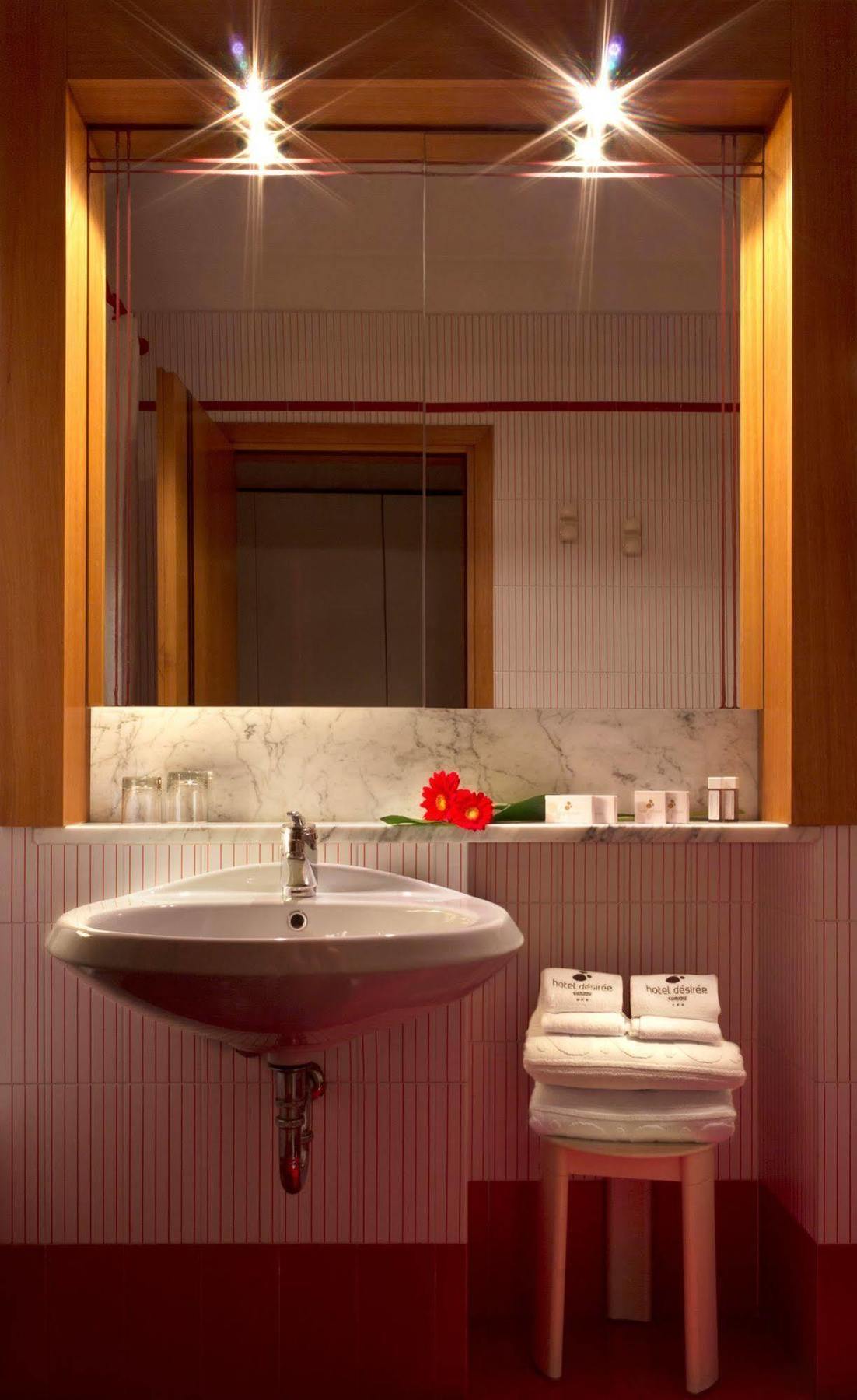 Hotel Desiree - Garda Lake Collection ซีร์มิโอเน ภายนอก รูปภาพ
